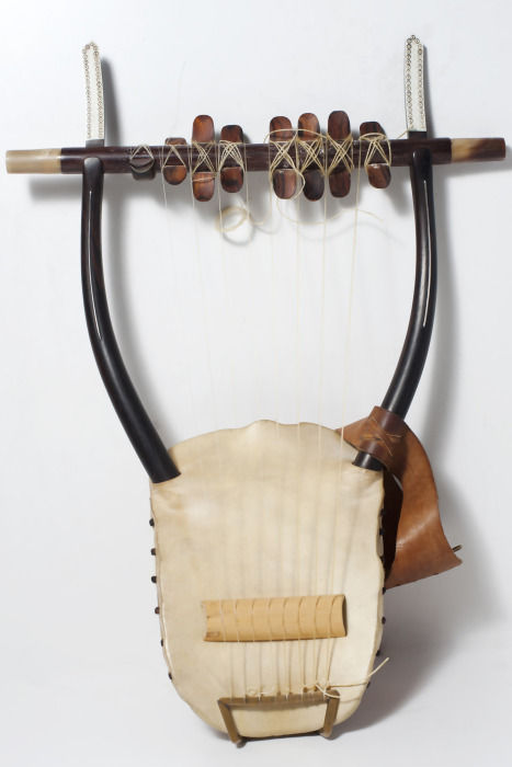 Lyre octacorde